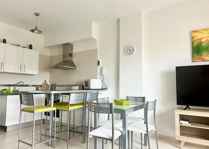 Pambnb - Cozy Seaview Apartment With Gym & Kids Park